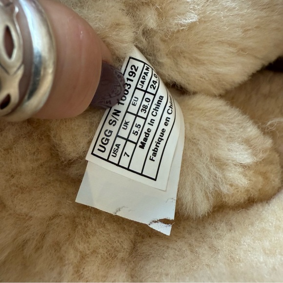 UGG Shearling Winter Snow Boots Women’s 7 - Picture 8 of 11